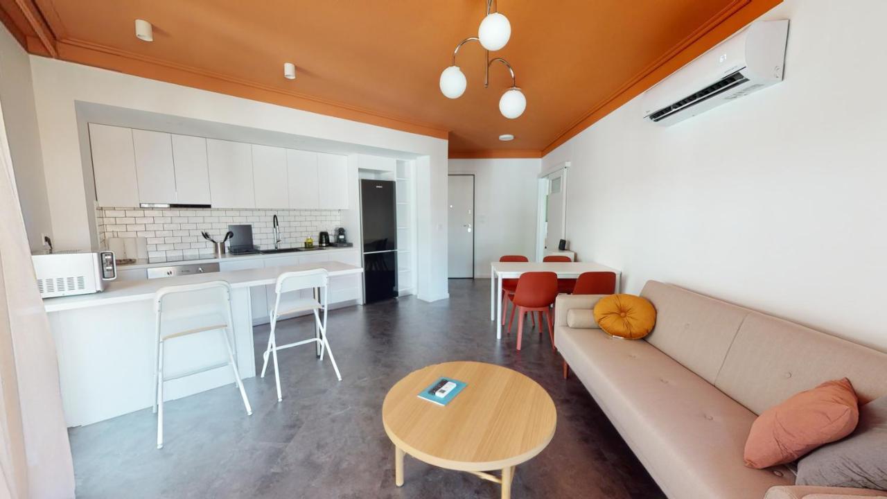 Onezerotwo By Zoia Living Aparthotel Athena Bagian luar foto