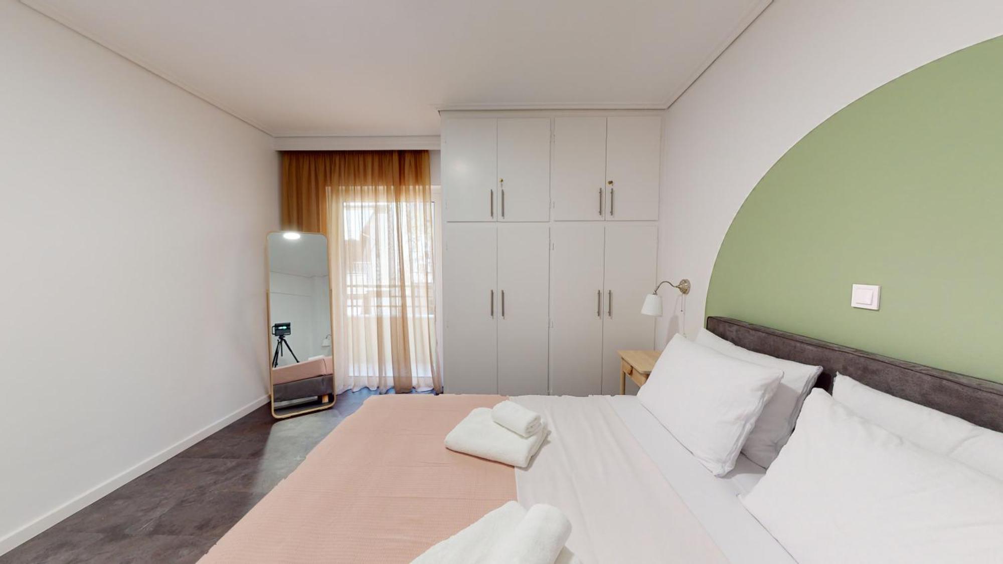 Onezerotwo By Zoia Living Aparthotel Athena Bagian luar foto