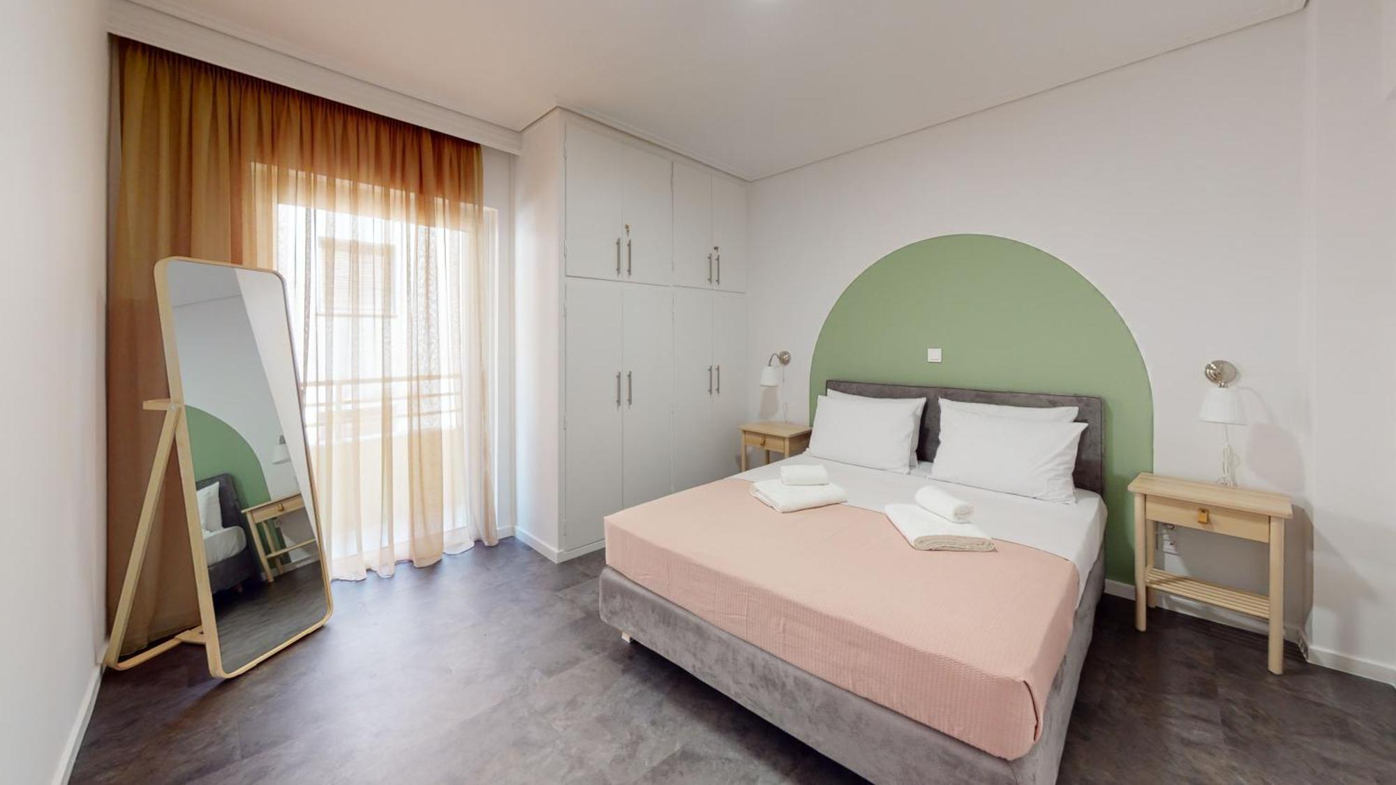 Onezerotwo By Zoia Living Aparthotel Athena Bagian luar foto