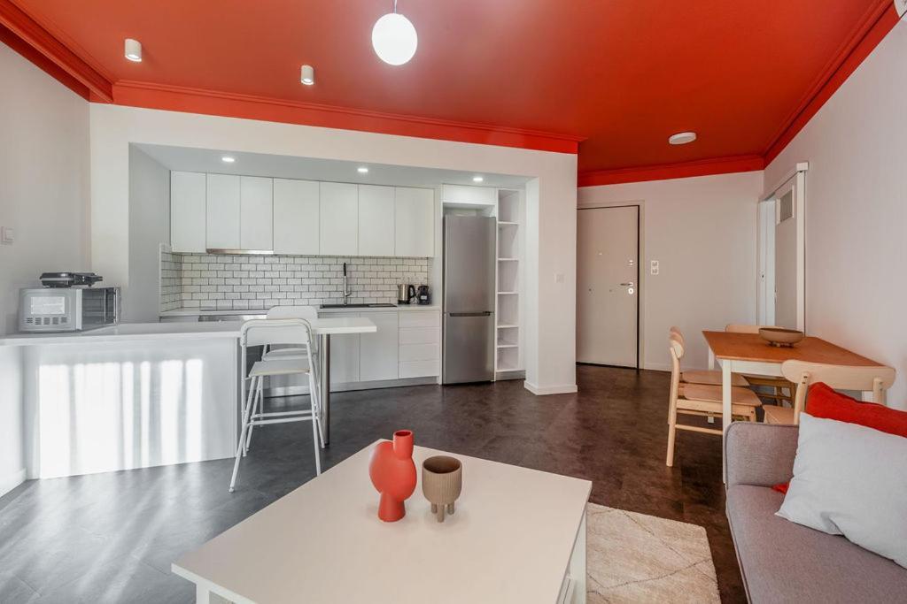 Onezerotwo By Zoia Living Aparthotel Athena Bagian luar foto