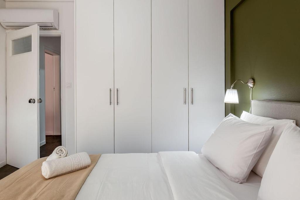 Onezerotwo By Zoia Living Aparthotel Athena Bagian luar foto