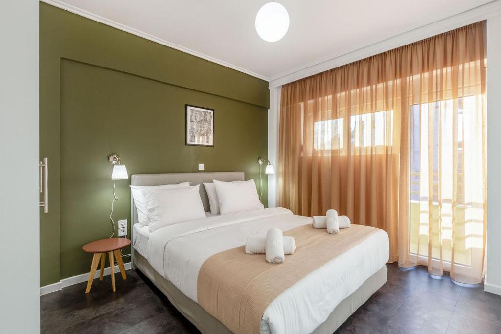 Onezerotwo By Zoia Living Aparthotel Athena Bagian luar foto